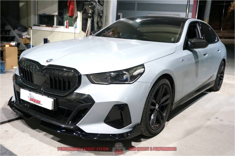 BMW G60 5시리즈 530I M카본 듀얼 머플러팁 퍼포먼스 프론트립 드라이 카본 미러커버 스포일러 튜닝