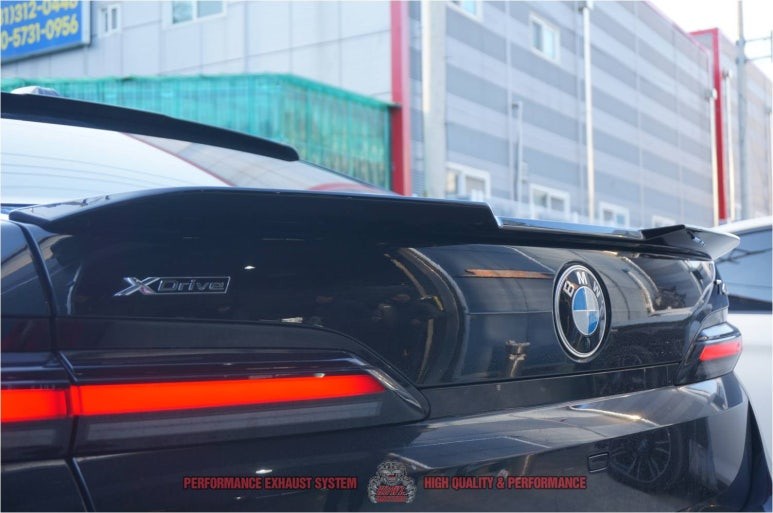 BMW G70 7시리즈 M퍼포먼스 바디킷 프론트 사이드 리어 스포일러 740I 740D 750e i7 M패키지