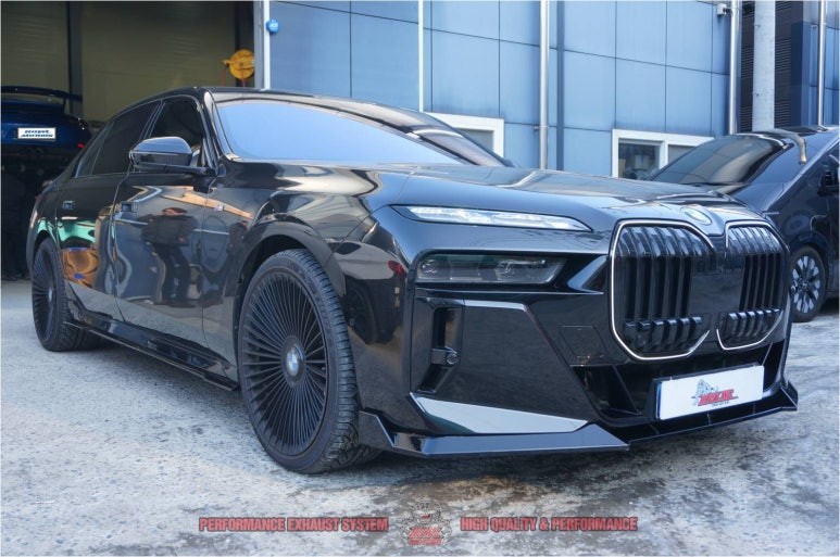 BMW G70 7시리즈 M퍼포먼스 바디킷 프론트 사이드 리어 스포일러 740I 740D 750e i7 M패키지