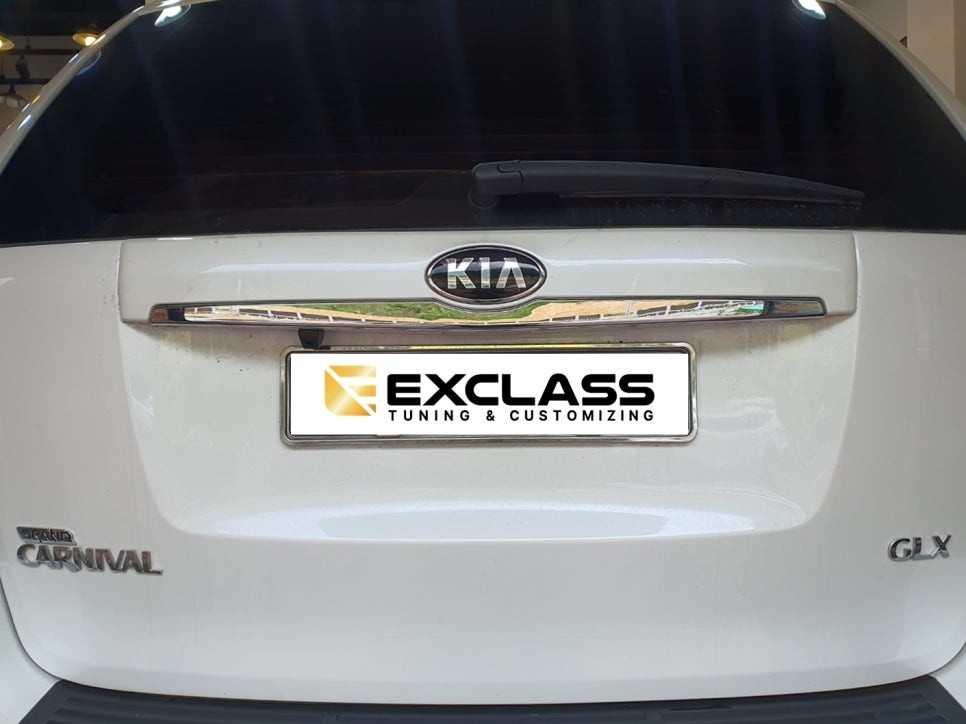 그랜드 카니발 7인치 룸미러 후방카메라 모니터 장착 자동차 튜닝전문점 경남 김해 장유 율하 무계 주촌 / 경남 김해