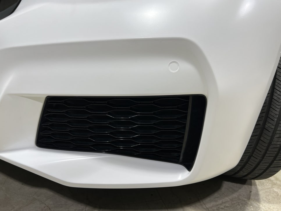 인천랩핑 BMW 6GT 에이버리 사틴화이트 전체랩핑
