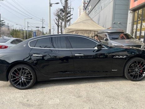 마세라티 콰트로포르테 전체랩핑