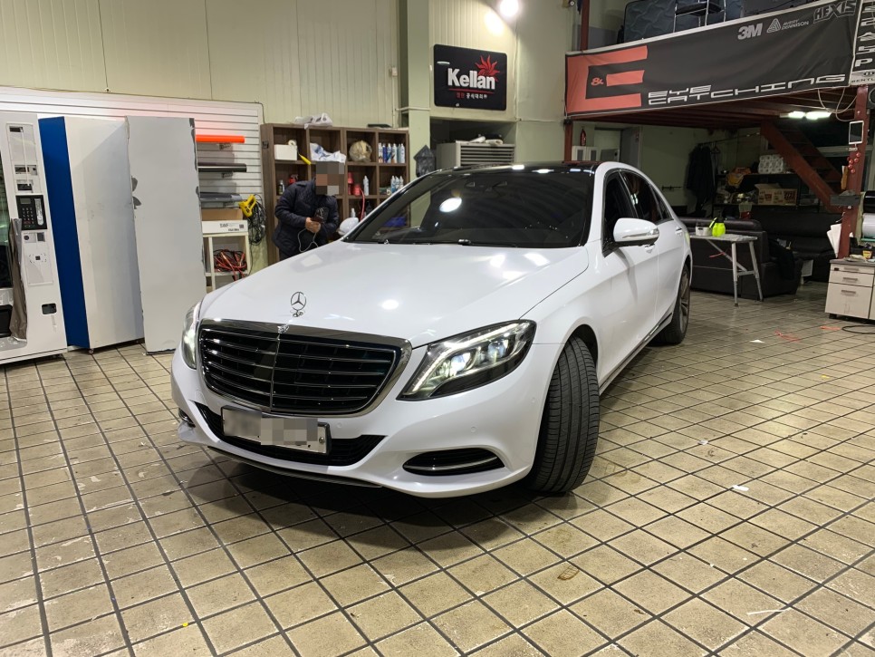 인천랩핑은 아이캐칭에서_벤츠 S클래스(W222)에이버리 화이트유광 전체랩핑 시공후기 / 인천 서구, 부평, 부천