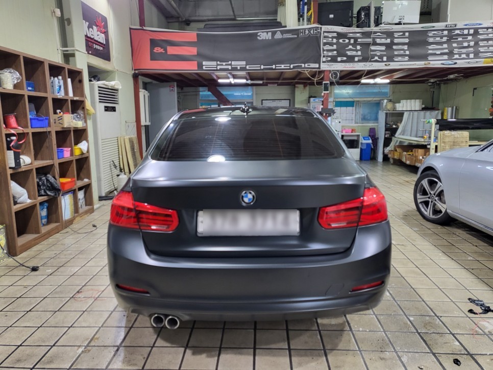 자동차랩핑 인천 아이캐칭_ BMW 3시리즈, 에이버리 사틴블랙 락그레이 시공후기 / 인천 서구, 부평, 부천