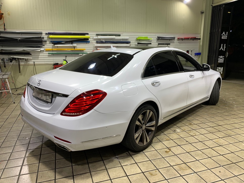 인천랩핑은 아이캐칭에서_벤츠 S클래스(W222)에이버리 화이트유광 전체랩핑 시공후기 / 인천 서구, 부평, 부천