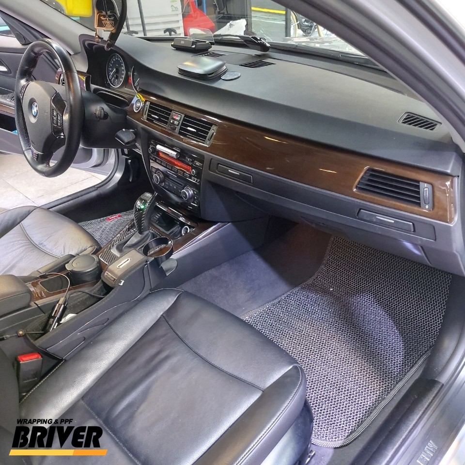 BMW E90 실내랩핑 티타늄브러쉬로 우드트림 변신![브리버]