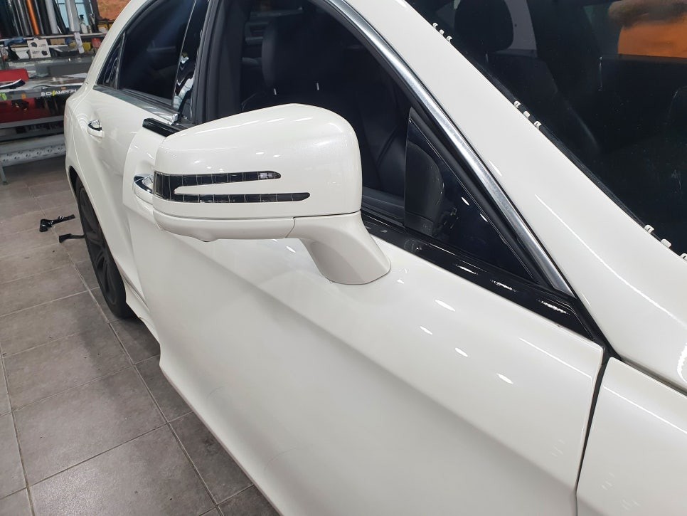 벤츠CLS63크롬죽이기/CLS63루프스킨/