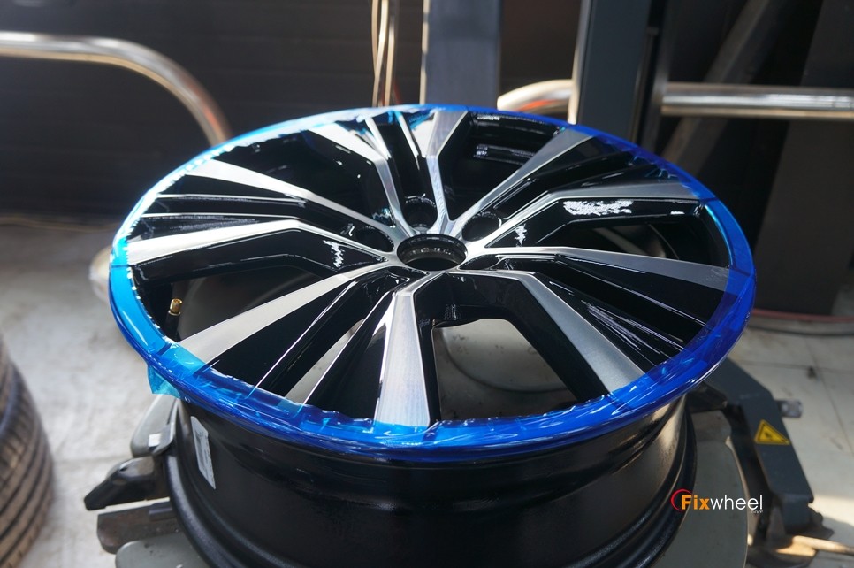 볼보 XC60 플러그인 하이브리드 휠복원 / 하남시 풍산동