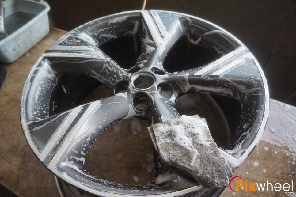 GV80 휠복원, 작은 손상이라도 방치해두면 안 되는 이유 / 하남시 풍산동