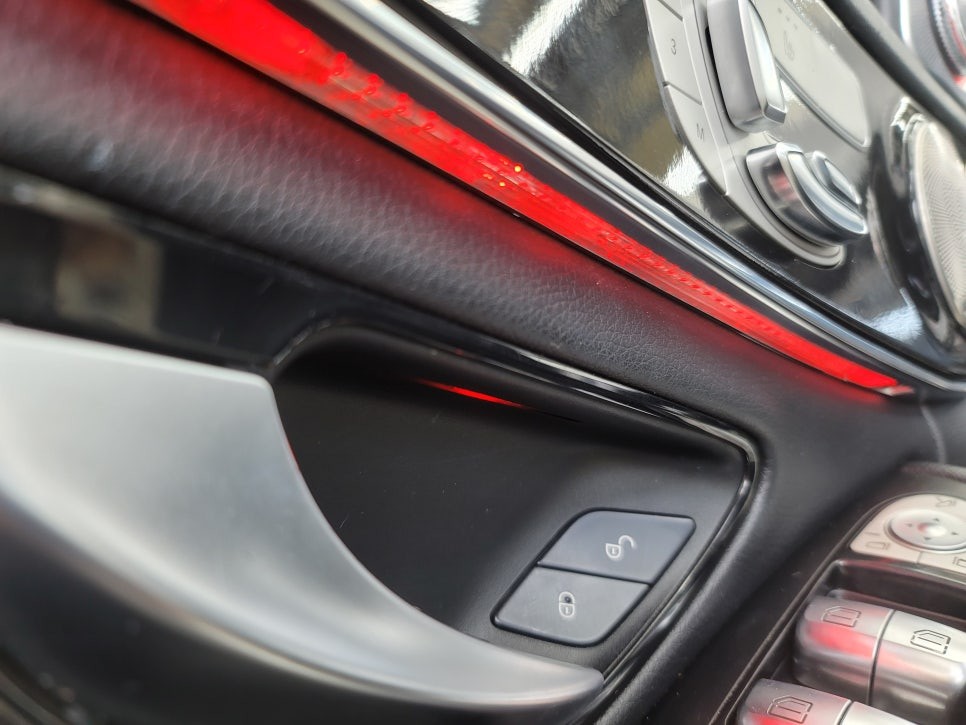 벤츠C200- 엠비언트 코딩 활성화 '송풍구 엠비언트 &3D 부메스터'