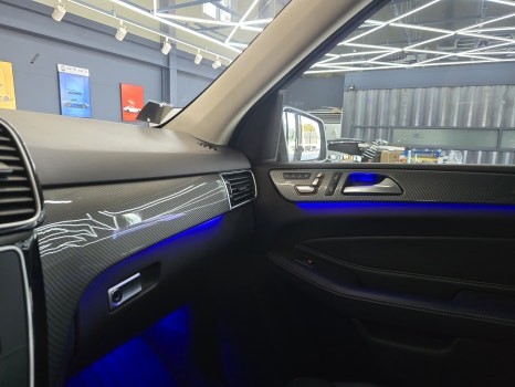 벤츠 gle350d -12색엠비언트 확장, 카본 수전사   