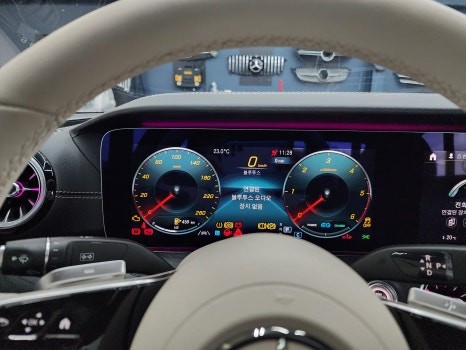 벤츠 CLS 인기3종 - 세로그릴 & 계기판 상단엠비언트 & 2열송풍구엠비언트