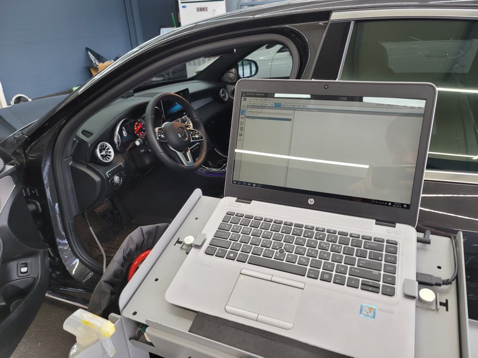 광주 벤츠 20년 C220d - 순정 64색 송풍구엠비언트 / 3D 부메스터 / 멀티컬러 코딩 활성화까지~~~~~