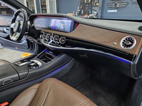 벤츠 S63amg - 송풍구엠비언트(정품led) & 3d부메스터(하이클라스)