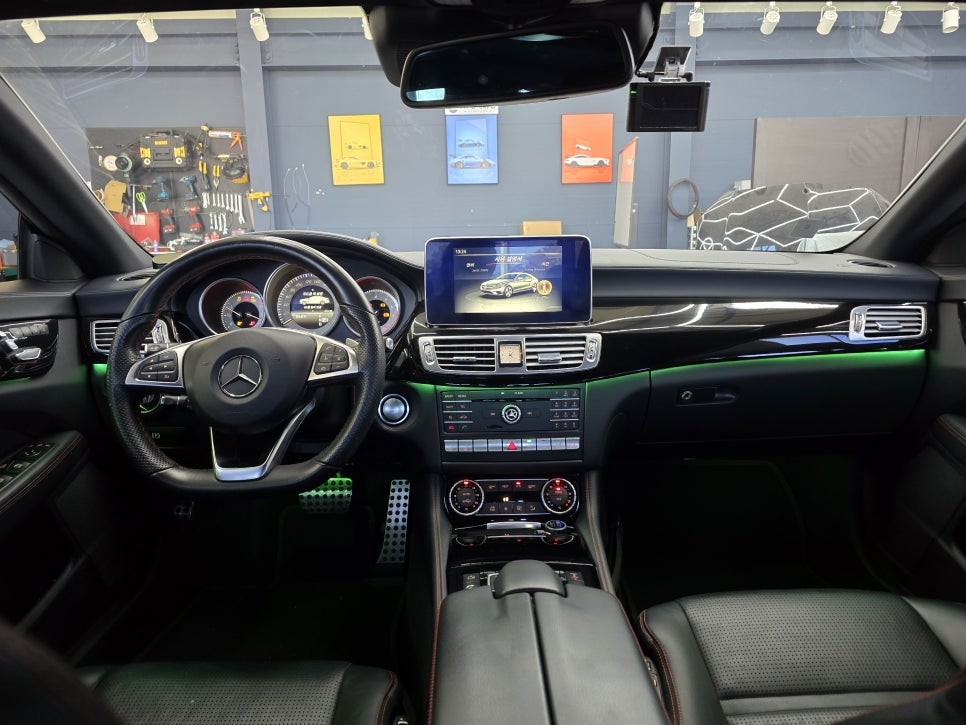 광주 벤츠 엠비언트 확장 ] 벤츠W218 cls - 엠비언트 3색에서 12색으로 컬러확장