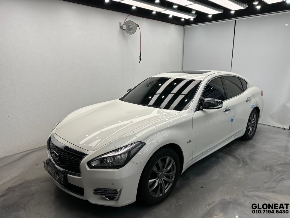 인피니티 Q70 실내 엠비언트,루프스킨,락폴딩 시공 패키지 / 인천 서구