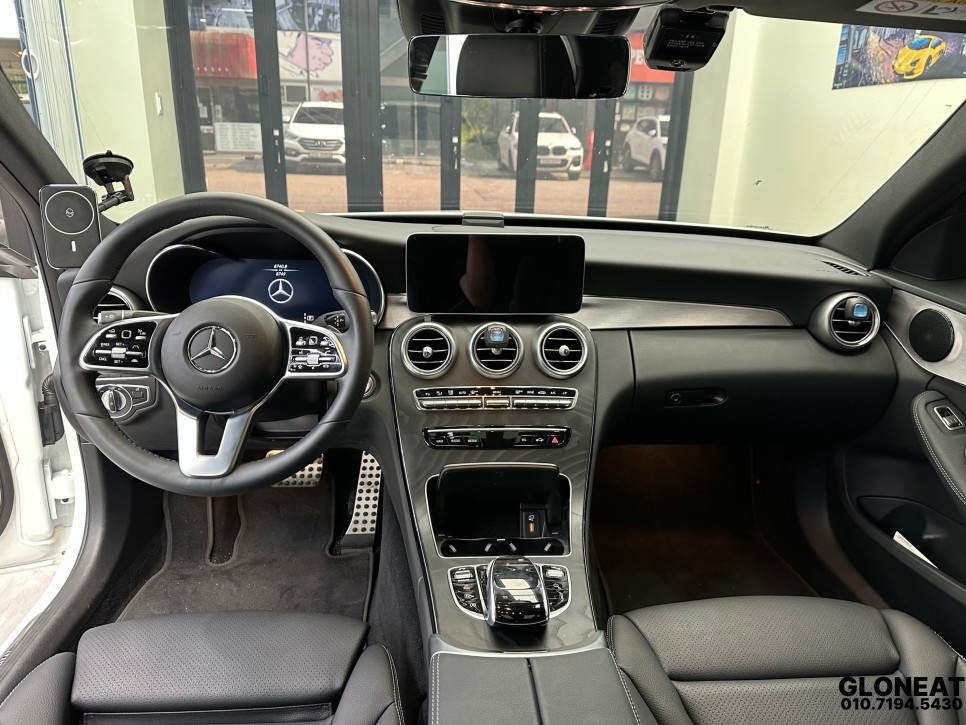 벤츠C클래스(W205)AMG - 송풍구엠비언트 교체로 더욱 멋스럽게 / 인천 서구