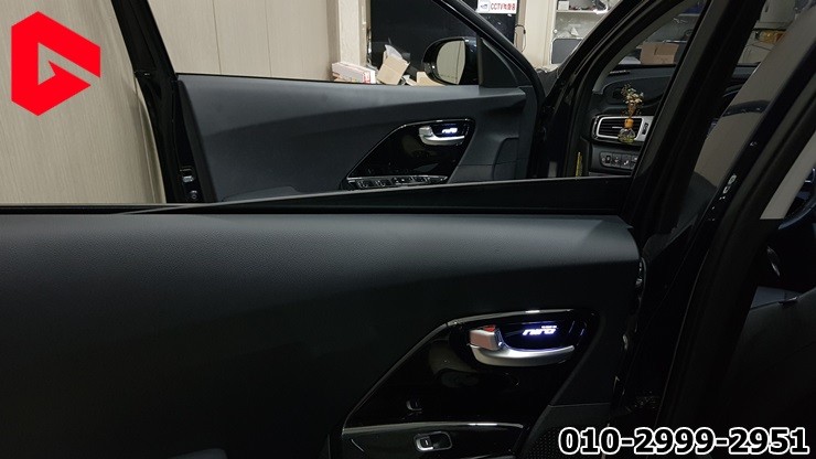 니로 도어캐치 컵홀더 포인트 LED 튜닝으로 화려한 밤을~ / 청주 신봉동