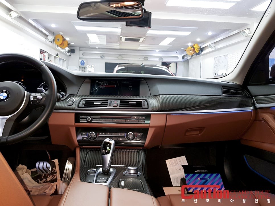 BMW 520d 블랙 카본 실내랩핑 / 창문 몰딩 랩핑