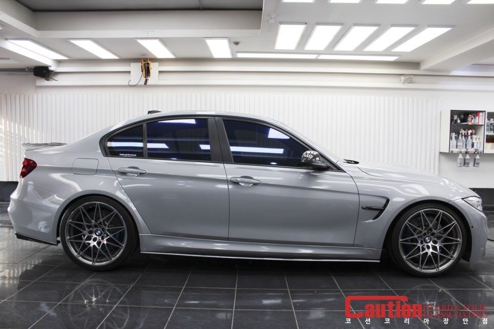 BMW M3 나르도 그레이로 전체랩핑하면 어떨까?