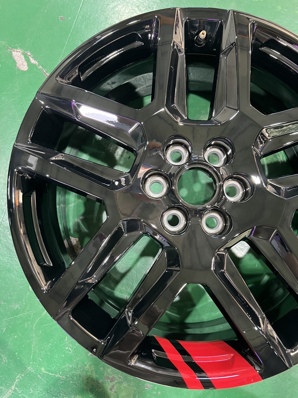 대구 휠복원 대구 휠도색 대구 자동차 휠수리 잘하는 곳 휠플레이 타이어 전문[쉐보레 트래버스 순정 20인치 휠복원 작업입니다.] / 대구 서구 평리동