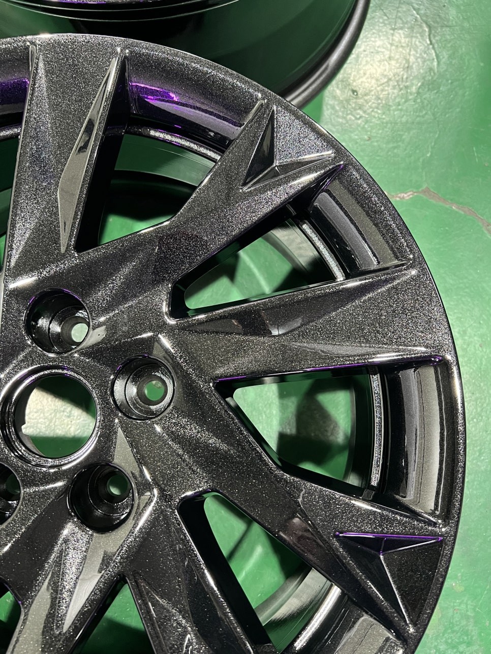 대구 휠복원 대구 휠도색 대구 자동차 휠수리 잘하는 곳 휠플레이 타이어 전문[현대 더 뉴 그랜저 ig 순정 18인치 블랙펄유광 휠도색 작업입니다.] / 대구 서구 평리동
