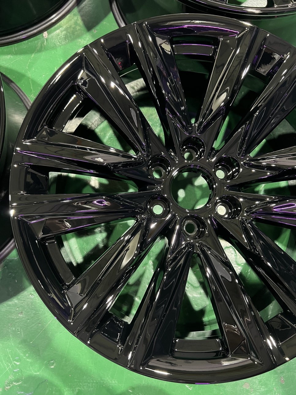 대구 휠복원 대구 휠도색 대구 자동차 휠수리 잘하는 곳 휠플레이 타이어 전문[캐딜락 에스컬레이드 순정 22인치 블랙유광 휠도색 작업입니다.] 대구휠복원 성지 / 대구 서구 평리동