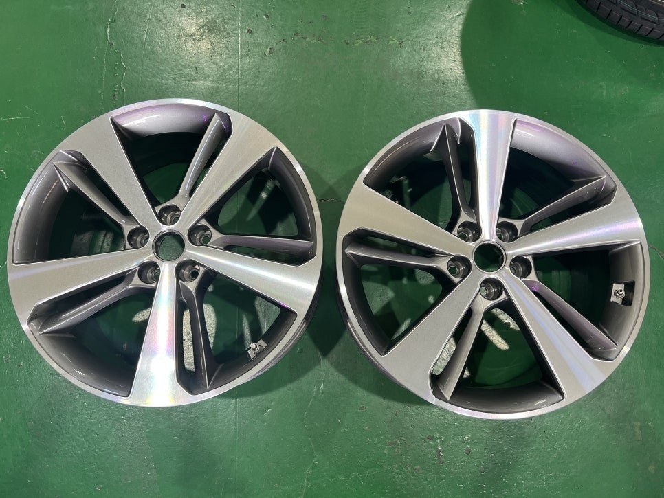 대구 휠복원 대구 휠도색 대구 휠수리 타이어 전문 휠플레이[제네시스 GV80 순정 21인치 다이아몬드커팅 휠복원 작업입니다.] / 대구 서구 평리동