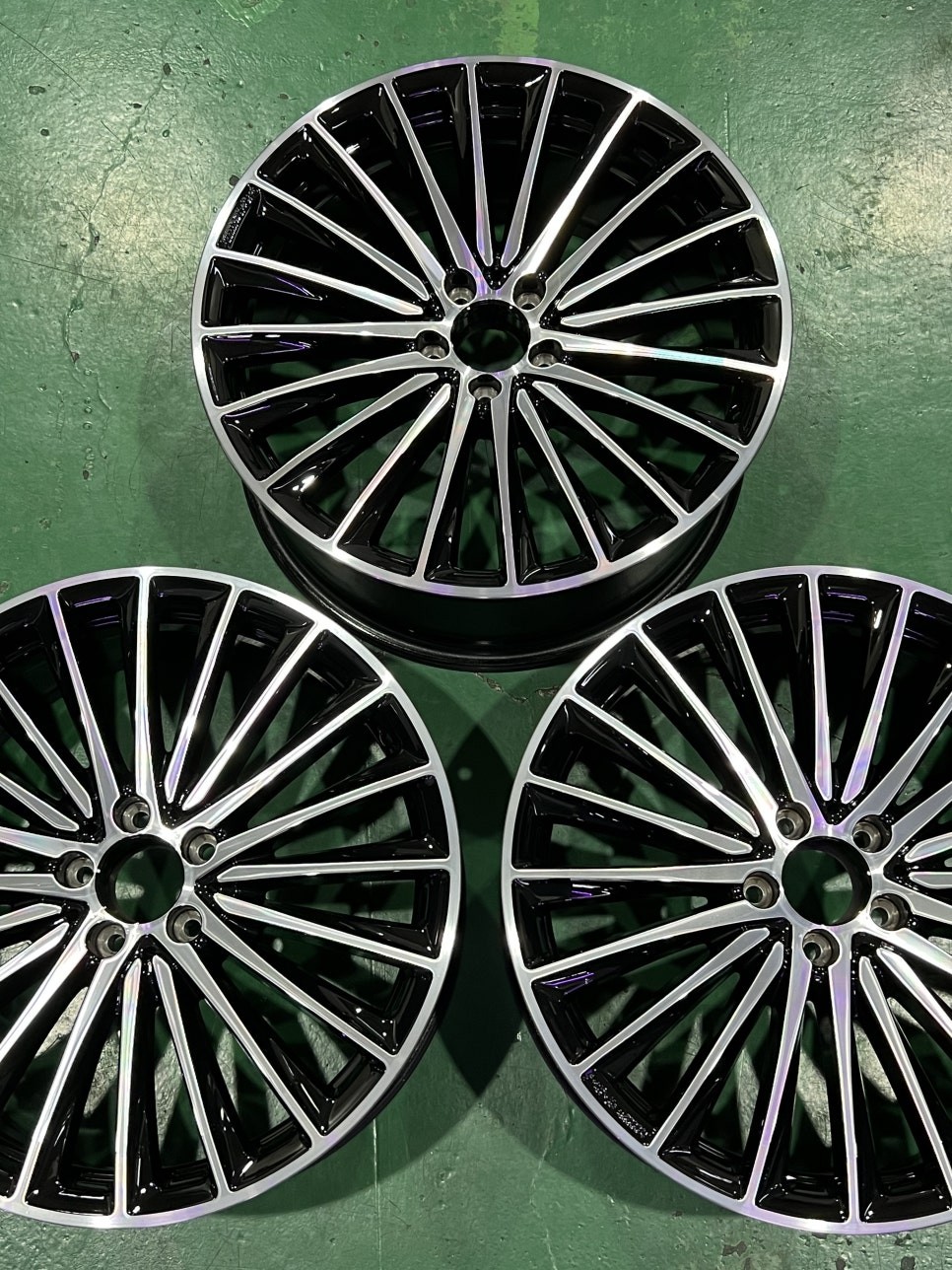 대구 휠복원 대구 휠도색 대구 자동차 휠수리 잘하는 곳 휠플레이 타이어 전문[벤츠 CLS 순정 20인치 다이아몬드커팅 휠복원 작업입니다.] / 대구 서구 평리동