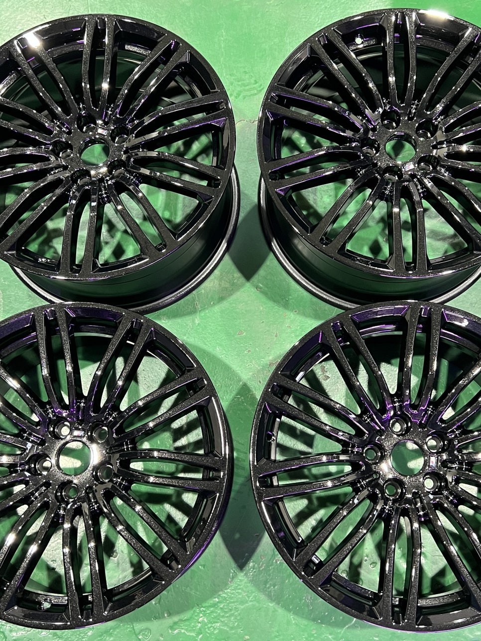 대구 휠복원 대구 휠도색 대구 자동차 휠수리 잘하는 곳 휠플레이 타이어 전문[BMW 5시리즈 순정 19인치 블랙펄유광 휠도색 작업입니다.] / 대구 서구 평리동