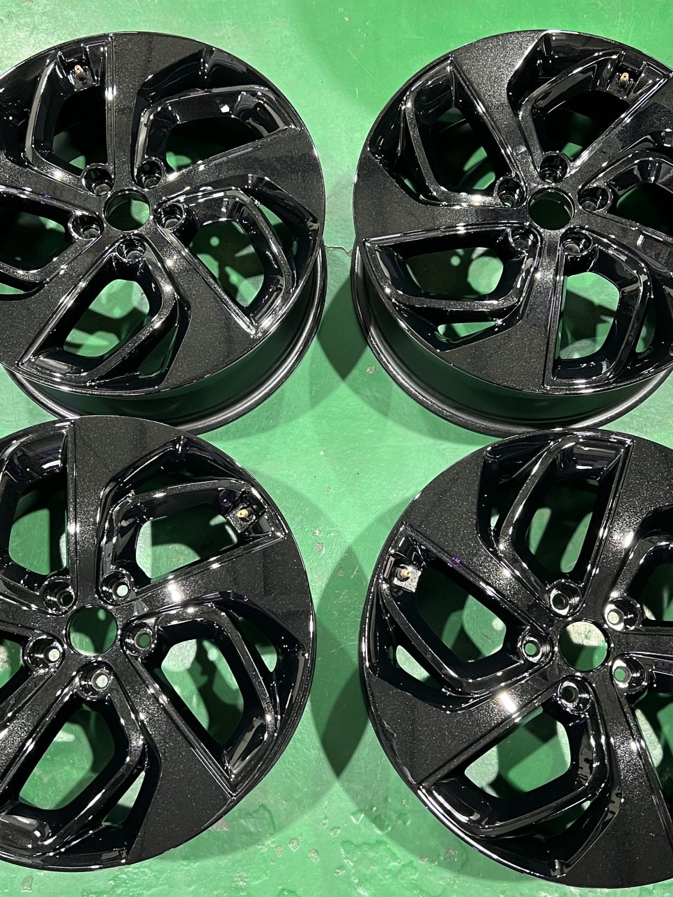 대구 휠복원 대구 휠도색 대구 자동차 휠수리 잘하는 곳 휠플레이[현대 투싼 순정 18인치 블랙펄유광 휠도색 작업입니다.] / 대구 서구 평리동