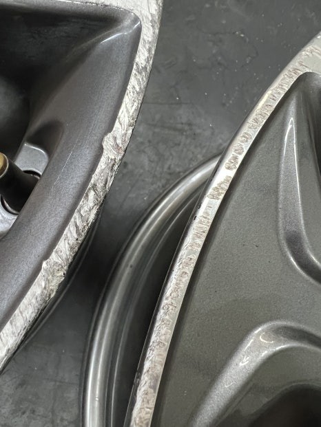 대구 휠복원 대구 휠도색 대구 자동차 휠수리 잘하는 곳 휠플레이 타이어 전문[현대 투싼 순정 18인치 블랙펄유광 휠도색 작업입니다.] / 대구 서구 평리동