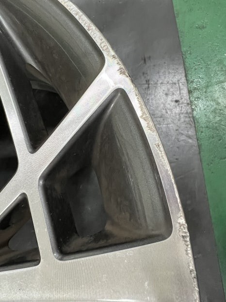 대구 휠복원 대구 휠도색 대구 자동차 휠수리 잘하는 곳 휠플레이 타이어 전문[제네시스 G90 순정 20인치 다이아몬드커팅 휠복원 작업입니다.] 대구 휠복원 성지 / 대구 서구 평리동