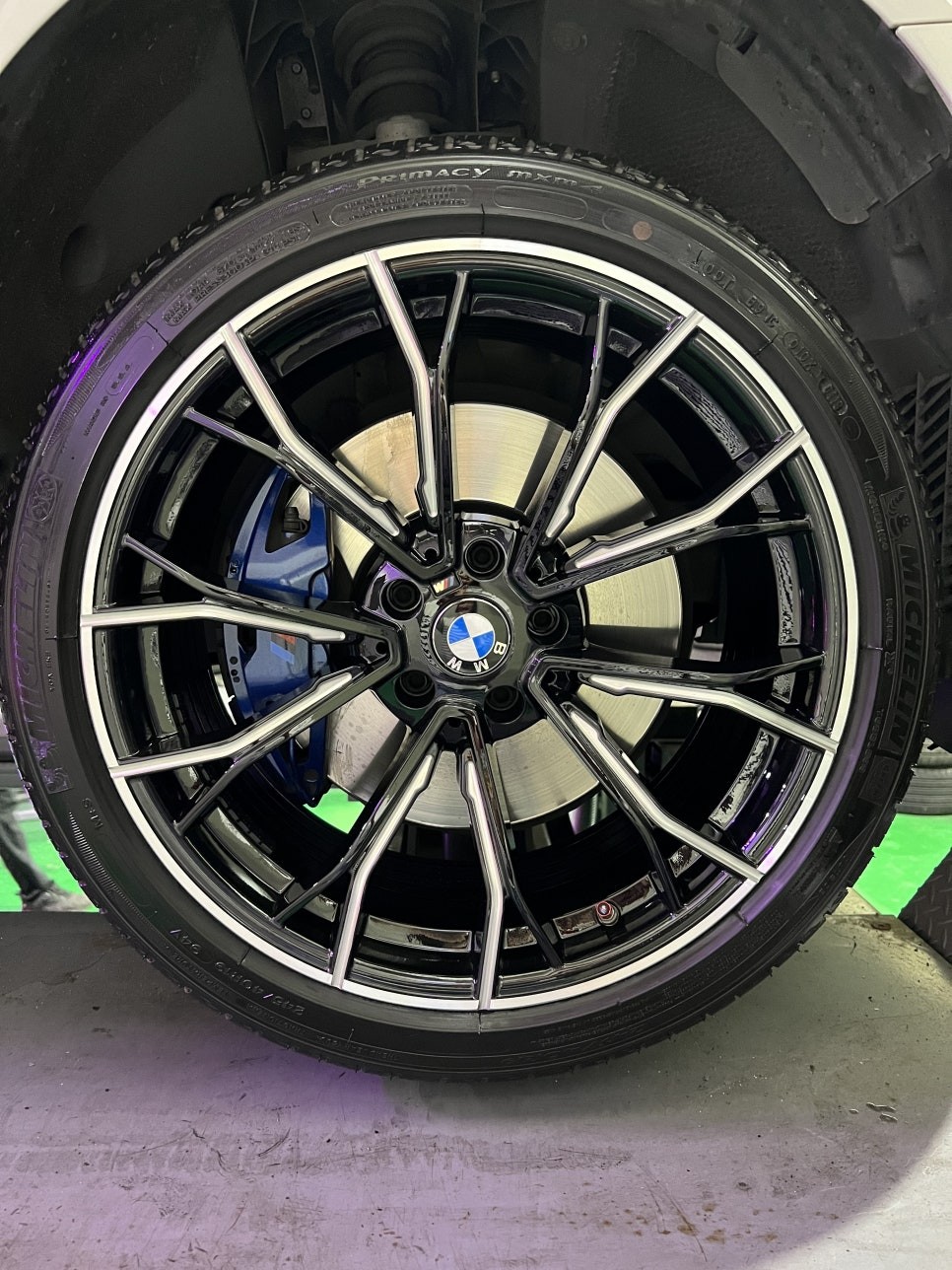 대구 휠복원 대구 휠도색 대구 휠수리 잘하는 곳 타이어 전문 휠플레이[BMW 5시리즈 순정 19인치 다이아몬드커팅 휠복원 작업입니다.]