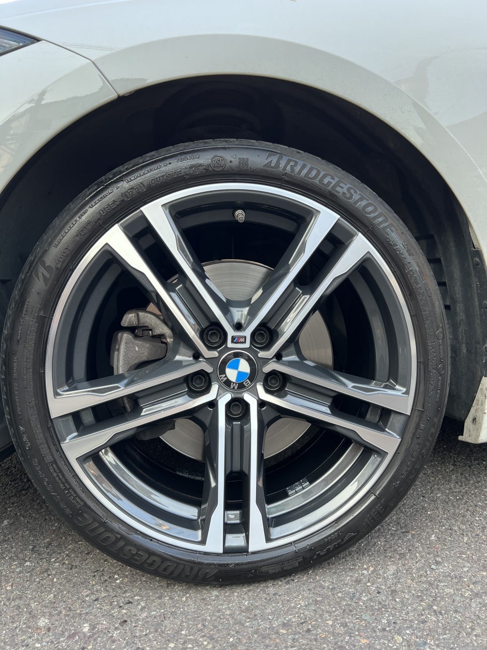대구 휠복원 대구 휠도색 대구 휠수리 잘하는 곳 타이어 전문 휠플레이[BMW 1시리즈 순정 18인치 다이아몬드커팅 휠복원 작업입니다.]