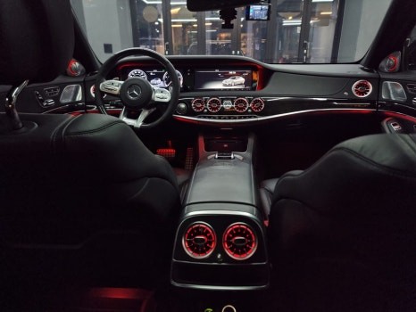 부산 벤츠 S63AMG w222 송풍구 엠비언트 라이트 시원한 실내 인테리어는 역시 조명 역할이 크죠 / 부산 연제구