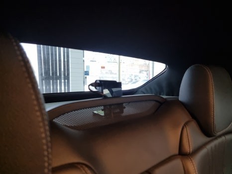 부산 오픈카 블랙박스 벤츠 E220d 카브리올레 2채널 아이나비 블랙박스 전문 시공점 / 부산 연제구