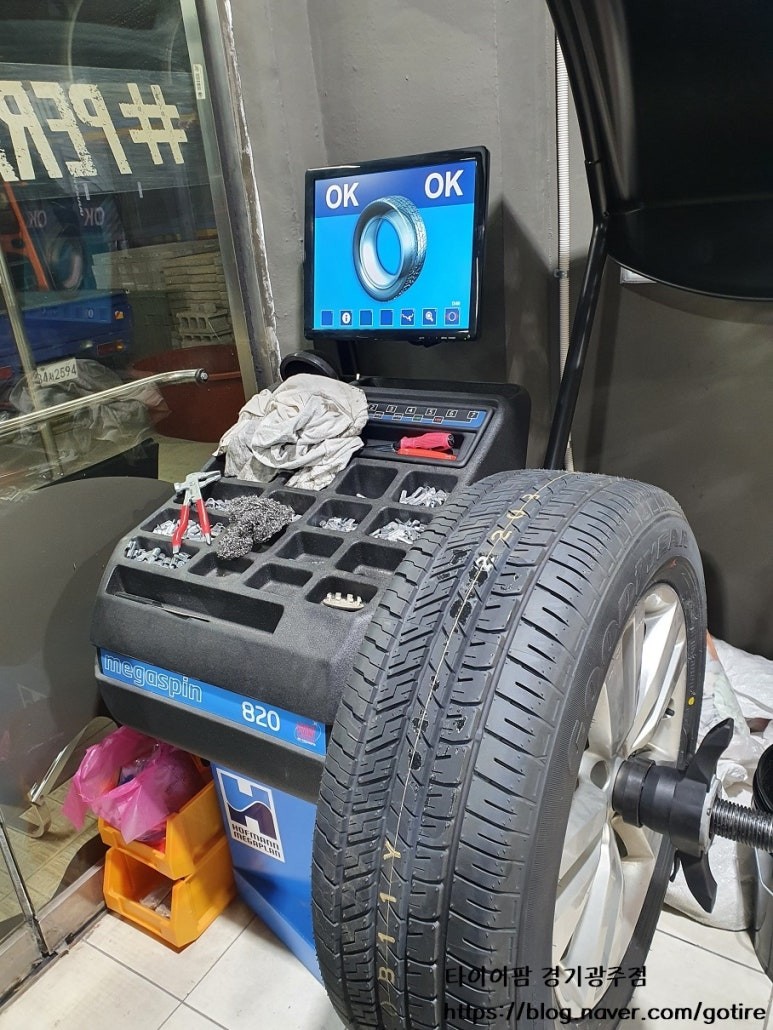 KIA 쏘렌토 GOODYEAR RS-A 235/60R18 타이어 4본 교환 / 경기광주 장지동 | 오늘의카 - 튜닝,정비 시공후기 모음  앱