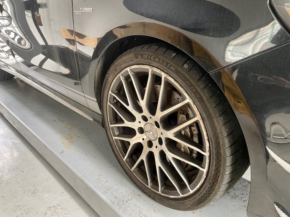 판교 벤츠 A45 AMG 휠복원 순정 19인치 다이아컷팅 분체도장 휠 수리장착 작업 후기
