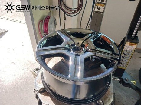 광주 벤츠 휠도색 S550 19인치휠 실버 색상에서 블랙크롬 휠도색 작업 후기 / 광주 서구 매월동