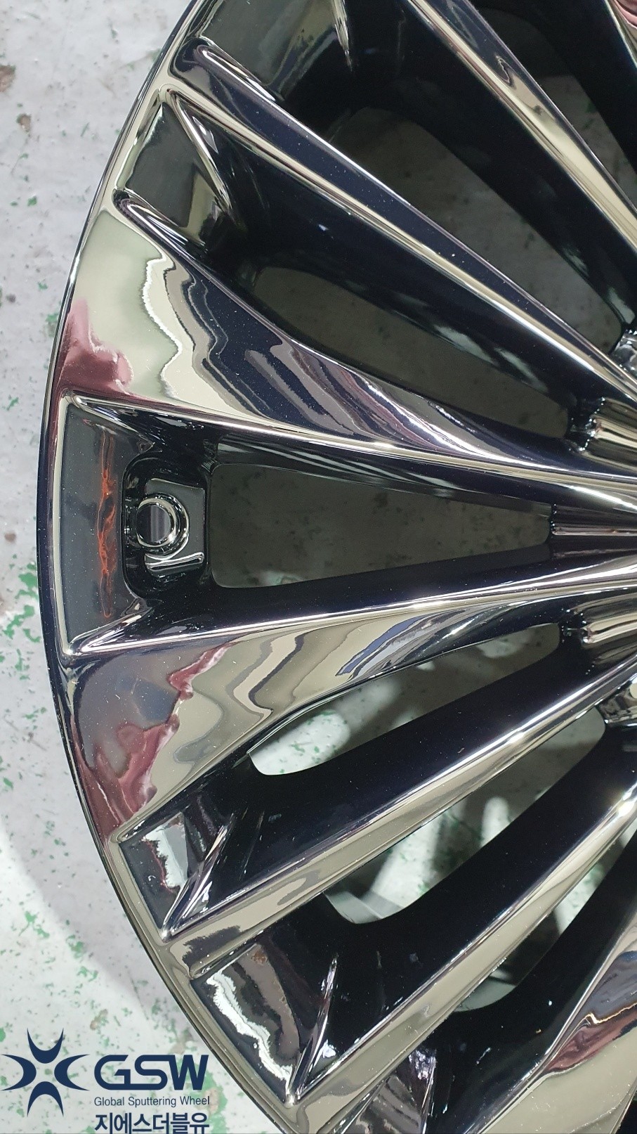 기아 올 뉴 K7 19인치 휠복원 도장 벗겨져 블랙 크롬 휠도색작업 지에스더블유 / 광주 서구 매월동