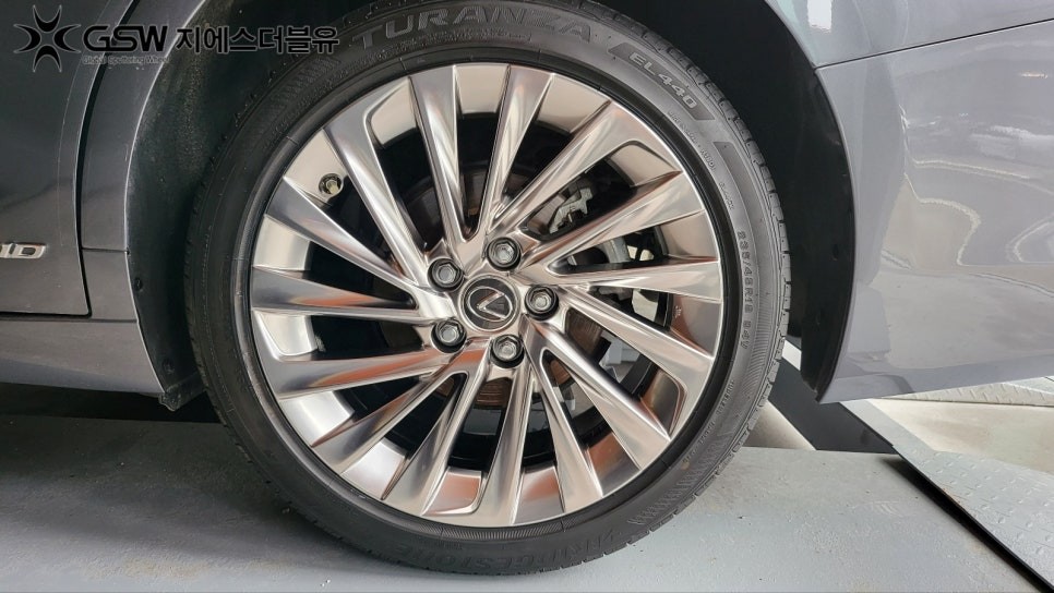 렉서스 ES300H 18인치휠 반광 스크래치 청주 휠복원 / 대전 유성구 복용동