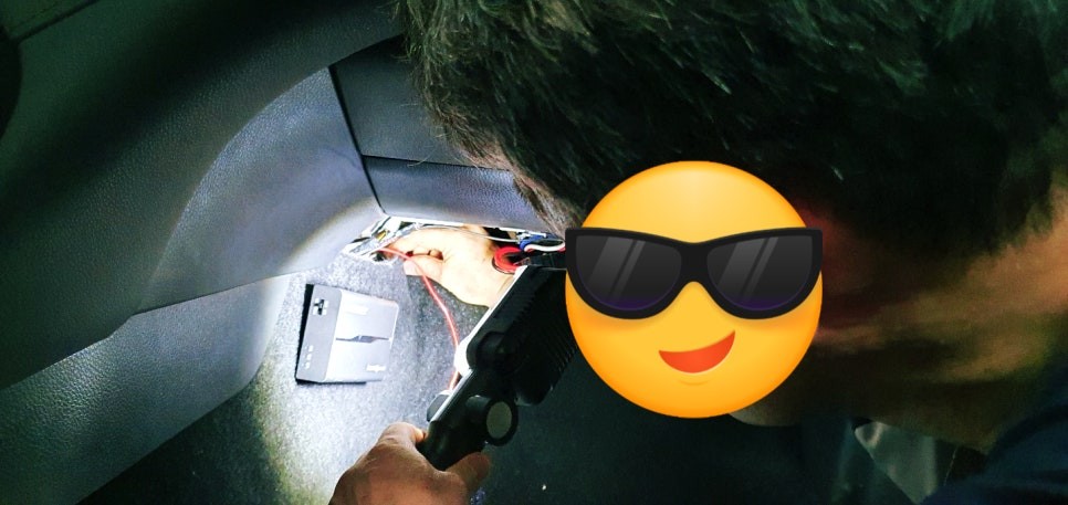 토요타 2018년형 캠리 하이브리드 순정형 애플 무선 카플레이(Carplay) / 안드로이드 오토(유선) 지원 K-play 설치 매립 시공 장착기