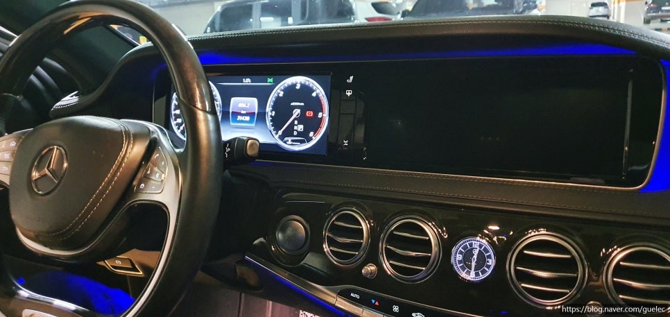 벤츠 S클래스 무선 미러링 - S350 티맵, 유튜브, 넷플릭스 사용 가능 미러링 기기 설치 장착기