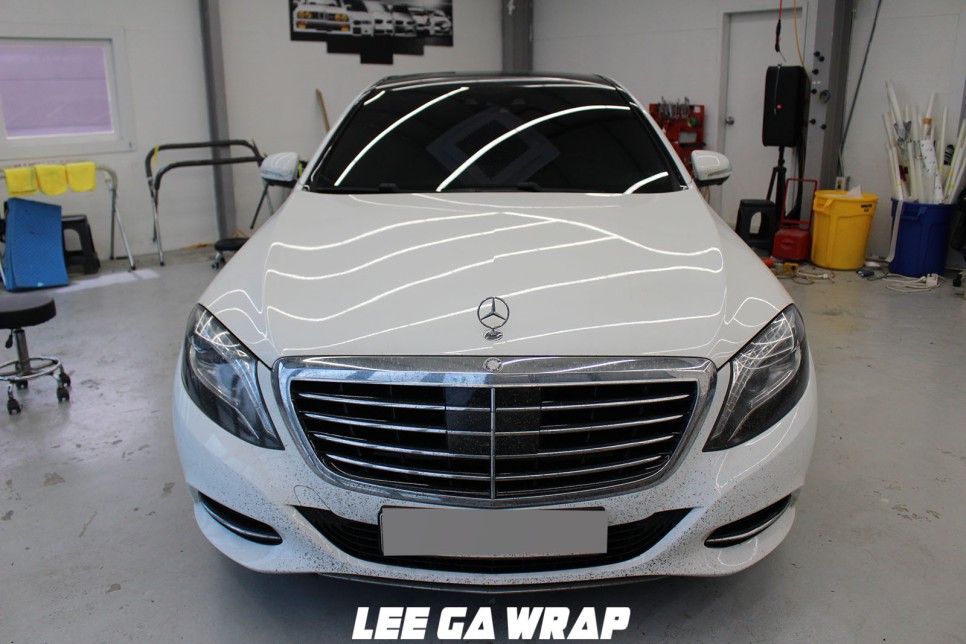 벤츠 S클래스 전체랩핑 화이트에서 PET고광택필름 블랙으로 도장같은느낌의 랩핑 / 김포, 파주, 인천