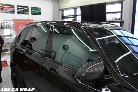 BMW X5M 전체랩핑 입고! 카본파츠와 브레이크도색까지 원큐!  랩핑은 무광크롬실버로 김포이가랩에서 깔끔하게 시공되었습니다 / 경기 김포 통진