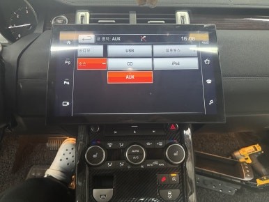 안산 레인지로버 이보크 안드로이드올인원장착 13.1인치