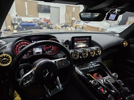 벤츠 GT 애플 카플레이 안드로이드오토 모듈, 엠비언트 구축(송풍구, 풋등, 센터페시아) / 서울 강동, 송파, 하남, 광진구