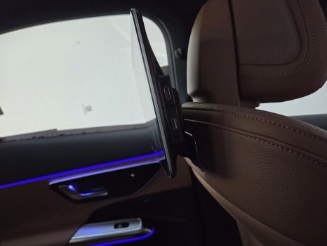 E클래스 E200 브라켓 형식 리어 모니터 손쉽게 탈부착 가능 제품 / 서울 강동, 송파, 하남, 광진구