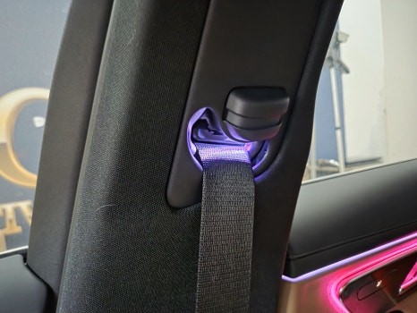 벤츠 E450 안전벨트 튜닝 컬러 벨트 교체 대신 엠비언트 활성화 / 서울 강동, 송파, 하남, 광진구